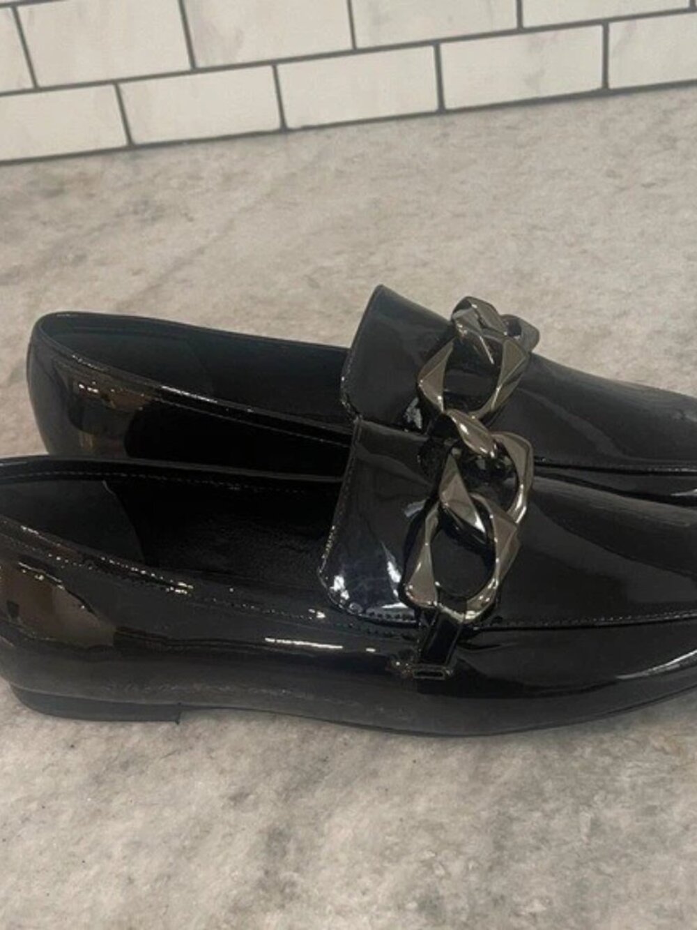 Carvela Flats Womens 9 Black Leather Loafers Chain Made in Brazil Slip On Shoes - Picture 3 of 5